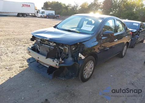 2015 Nissan Versa 1.6 Sv z USA, uszkodzony, nr VIN 3N1CN7AP2FL818332